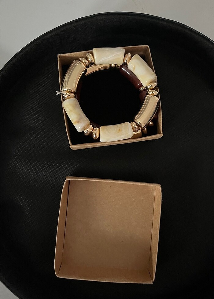 zara model reçine ikili bileklik kutulu - Görsel 5