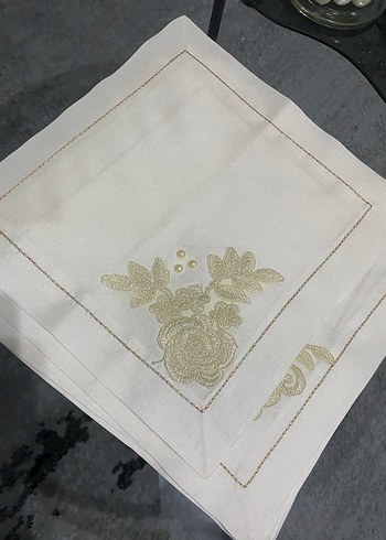 Nakışlı Beyaz Gri Masa Örtüsü - Görsel 2