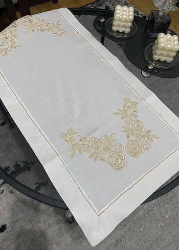 Nakışlı Beyaz Gri Masa Örtüsü - Görsel 3