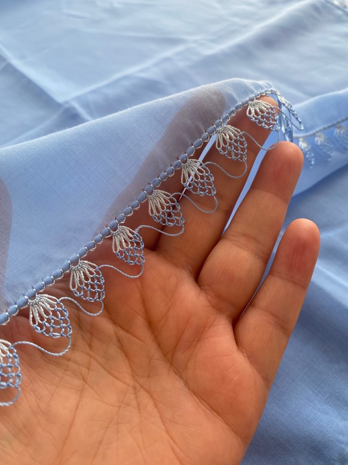 Mavi Dantel Kenarlı Kadın Şal - Görsel 3