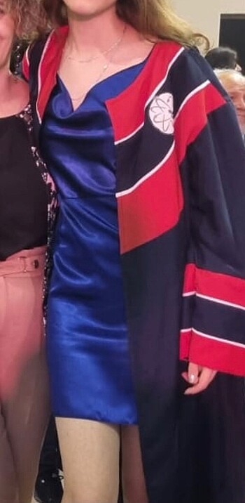 s Beden Mezuniyet elbisesi