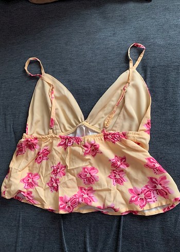 Vintage görünümlü çiçek desenli  yumuşak kumaş askılı bluz - Görsel 2