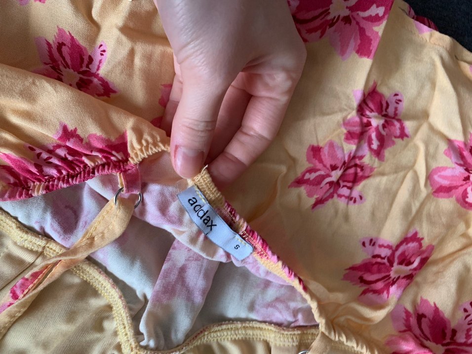 Vintage görünümlü çiçek desenli  yumuşak kumaş askılı bluz - Görsel 3