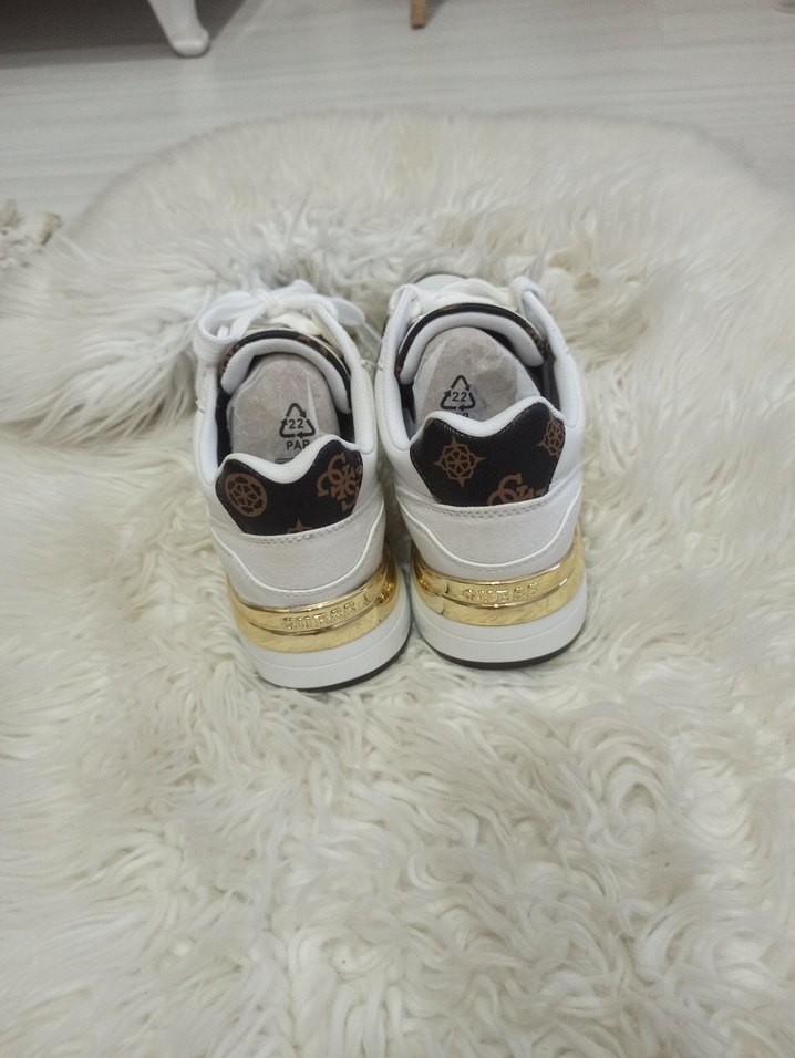 Guess Kadın Beyaz Yüksek Tabanlı Spor Ayakkabı - Görsel 4