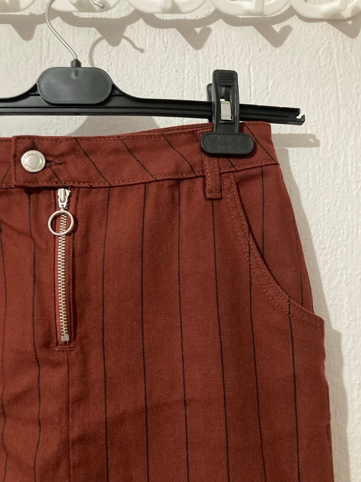 Bordo Çizgili Kemerli Mini Etek - Görsel 2