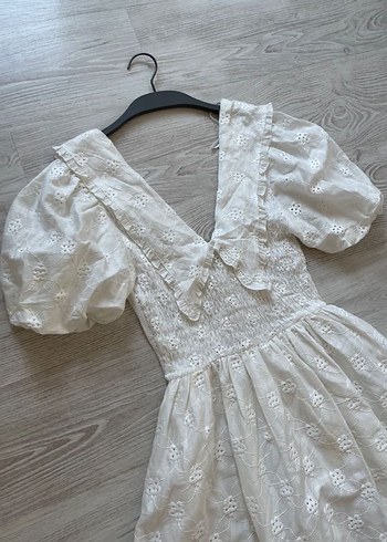 V Yaka Beyaz Vintage Midi Elbise