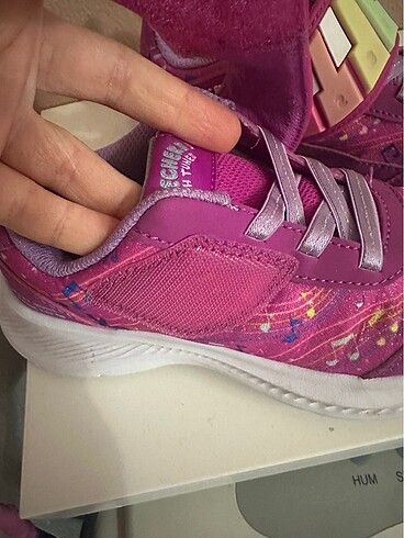 28 Beden Skechers piyano spor ayakkabı