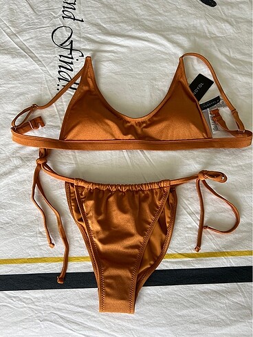 Bikini takımı etiketli