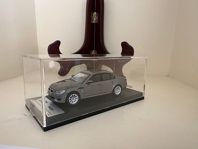 Beden 1/64 BMW E60 M5