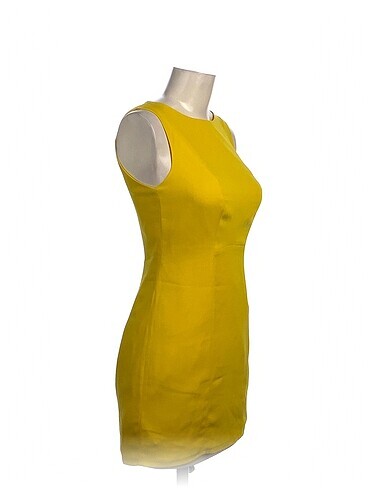 Diğer PreLoved Kısa Elbise %70 İndirimli.