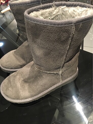 Ugg gunluk botu