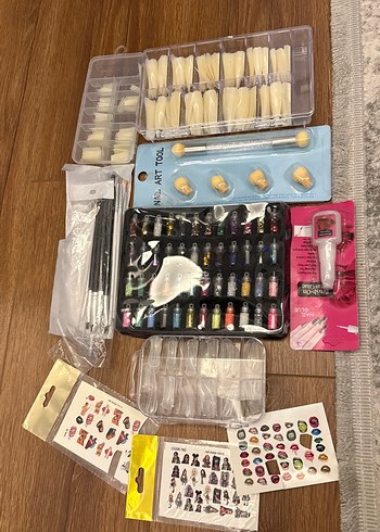 Altın Parlak Tırnak Dekorasyon Şablonları - Görsel 3