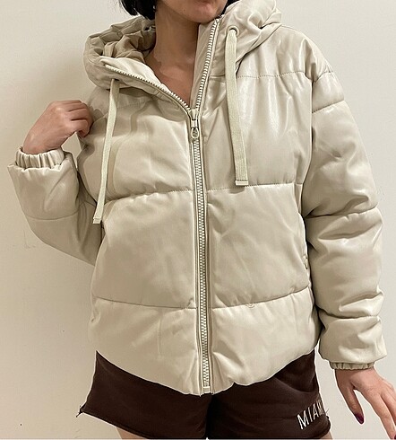 stradivarius mont
