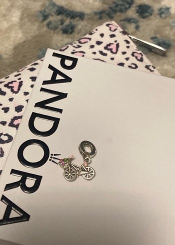 Pembe Zincir Detaylı PANDORA Bisiklet Charm - Görsel 2