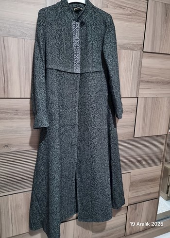 Gri Nakışlı Uzun Yün Kaban - Görsel 4