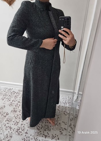 Gri Nakışlı Uzun Yün Kaban - Görsel 6