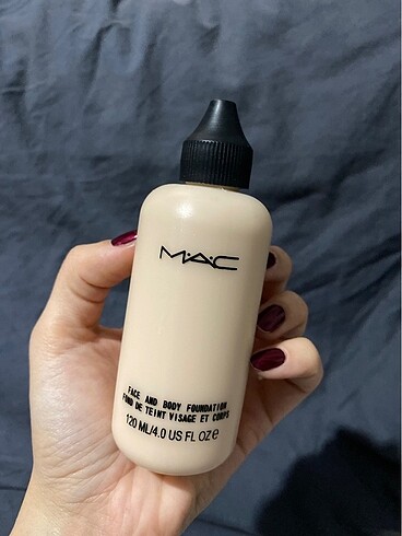 Mac face and body fondoten ve kapatıcı