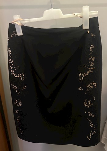 İpekyol nakışlı Siyah Midi Kalem Etek - Görsel 2