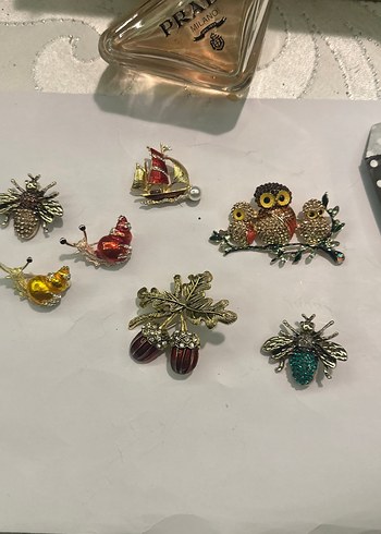 Renkli İşlemeli Payetli çeşitli Broş - Görsel 2