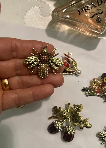 Renkli İşlemeli Payetli çeşitli Broş - Görsel 3