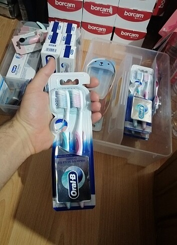 Oral B. Diş fırcaları