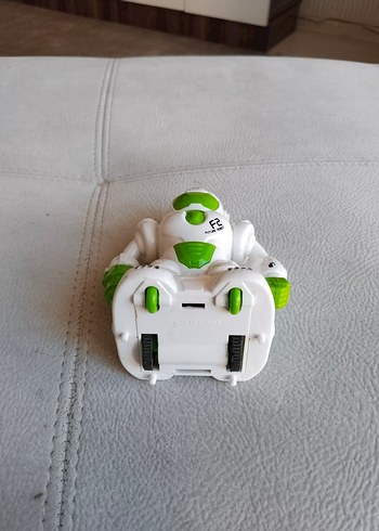 Beyaz ve Yeşil Renkli Robot Figür - Görsel 6