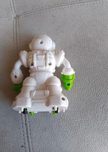 Beyaz ve Yeşil Renkli Robot Figür - Görsel 7