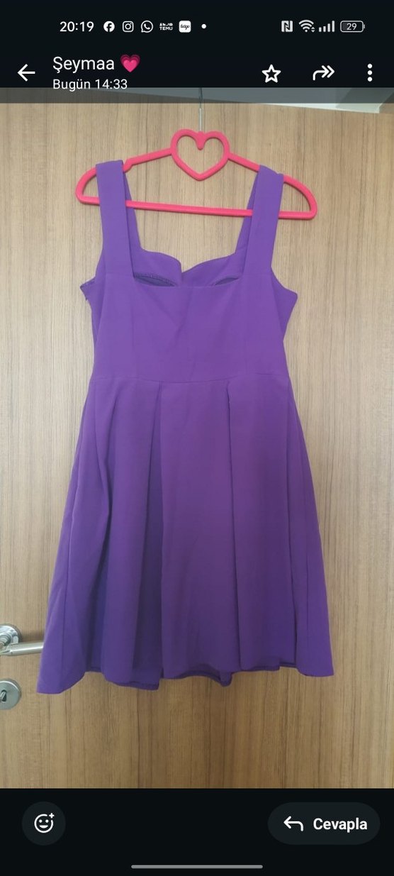 Mor V Yaka Piliseli Midi Elbise - Görsel 2