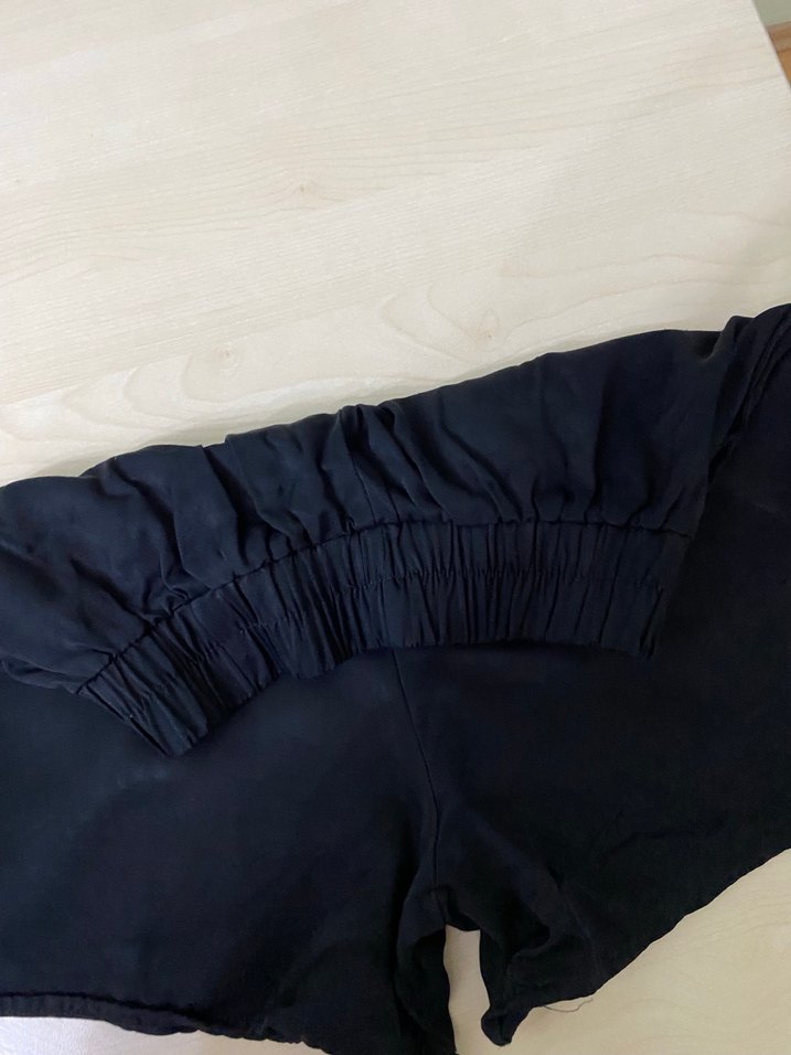 Siyah Rahat Kesim Mini Şort - Görsel 4