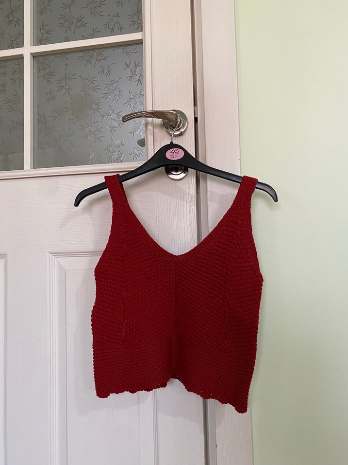 Kırmızı V Yaka Kısa Örgü Kadın Atlet - Görsel 4