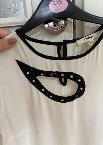 Beyaz Kısa Kollu Parlak Desenli Bluz - Görsel 6