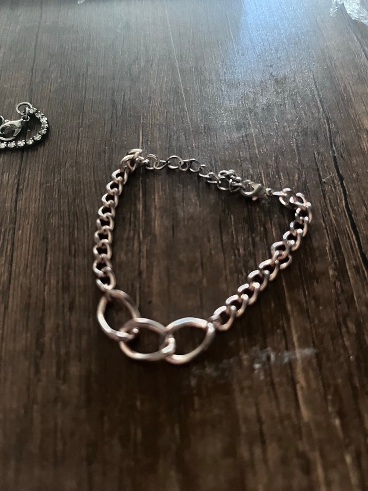 Parlak Gri Zincir Detaylı Kadın El Zinciri - Görsel 2