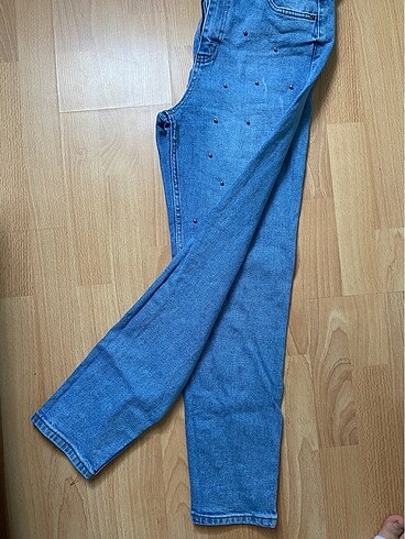 28 Beden Taşlı jean