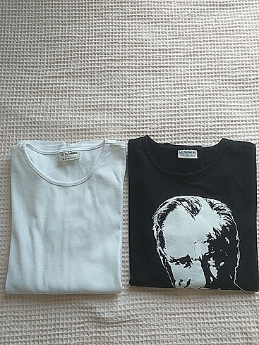Siyah beyaz ikili tişört 