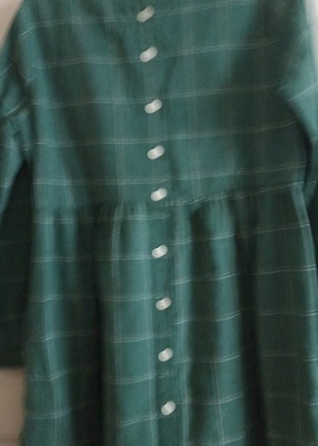 Uzun Kol Düğmeli Yeşil Keten Elbise - Görsel 3