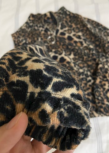 Kahverengi Leopar Desenli Kürklü Kedi Kıyafeti - Görsel 4