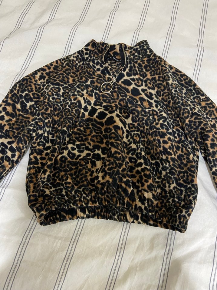 Kahverengi Leopar Desenli Kürklü Kedi Kıyafeti - Görsel 2