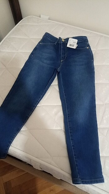 10 Yaş Beden Etiketli kullanılmadı. 9/10 yaş beli lastikli pantolon