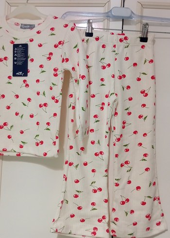 Kız Çocuk Uzun Kollu Kalp Desenli Pijama Takımı - Görsel 13