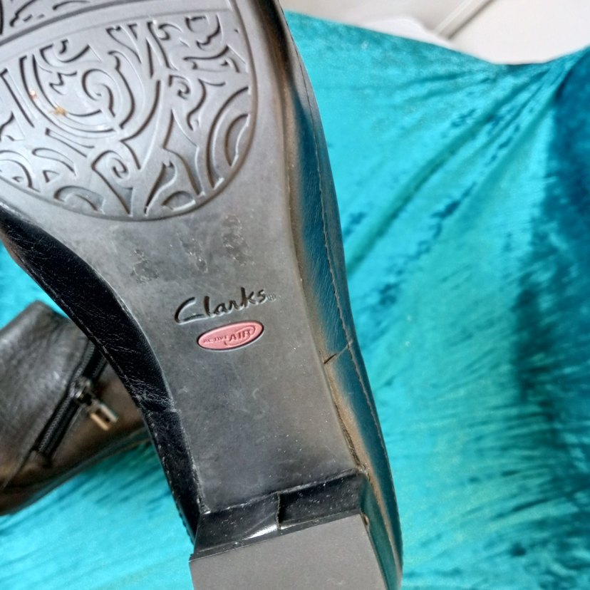 Clarks Siyah Deri Bilekli Ayakkabı — görsel 4/10