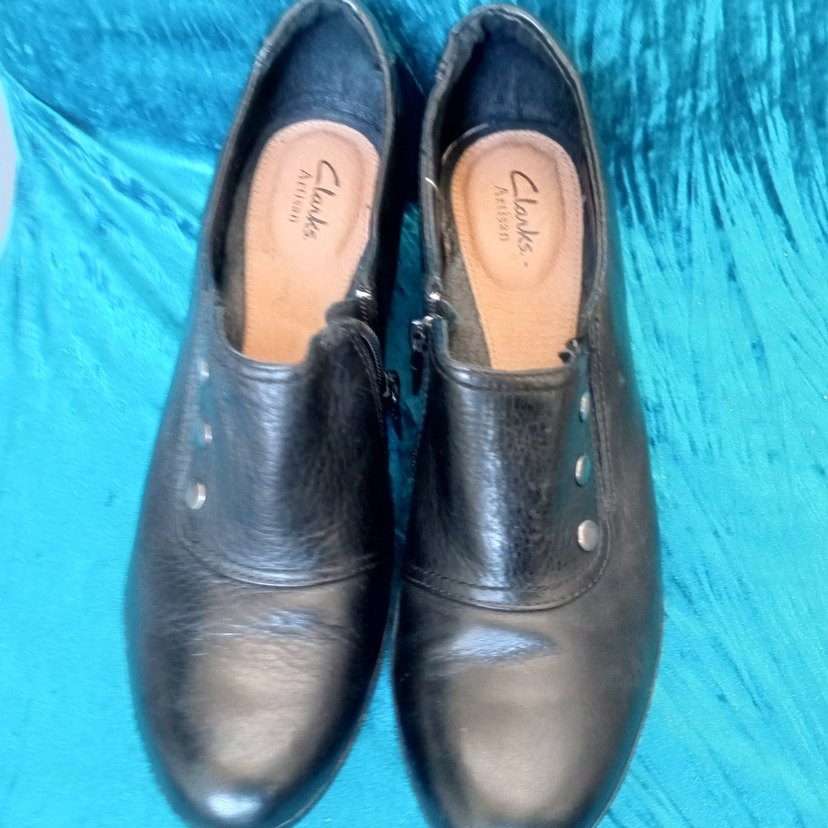 Clarks Siyah Deri Bilekli Ayakkabı — görsel 2/10