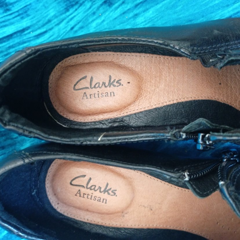 Clarks Siyah Deri Bilekli Ayakkabı — görsel 8/10