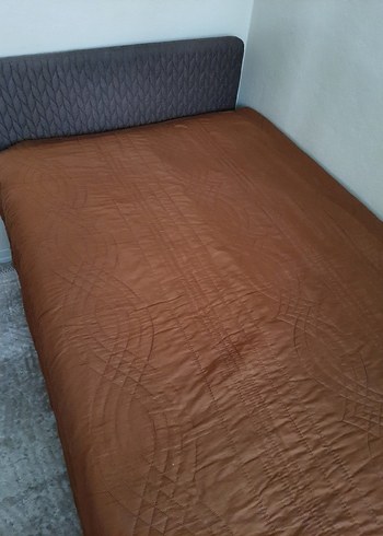 Diğer Düz Koyu Kahverengi Yatak Örtüsü