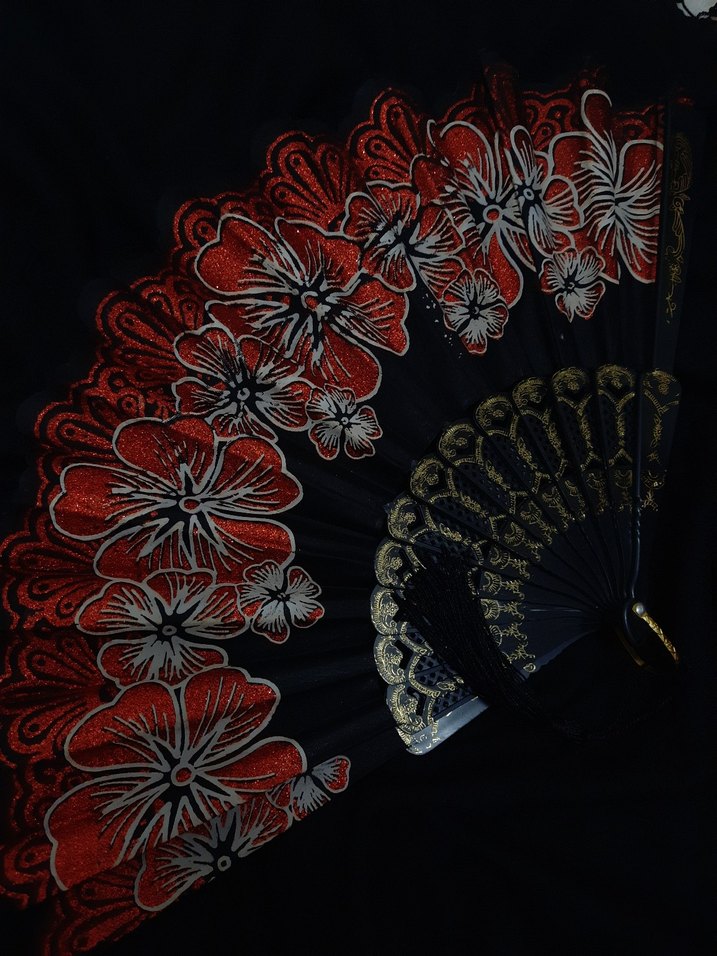 Kırmızı Çiçek Desenli Katlanabilir Yelpaze - Görsel 4