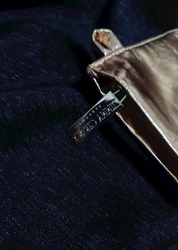 Parlak Altın Deri makyaj çantası - Görsel 2