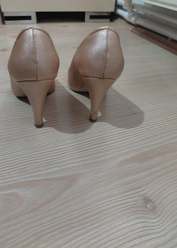 Diğer Bej Parlak Stiletto Kadın Ayakkabı