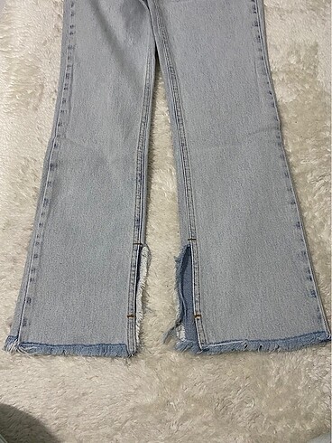 Trendyol & Milla Yırtmaçlı jean