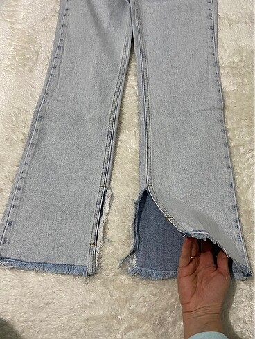 32 Beden Yırtmaçlı jean
