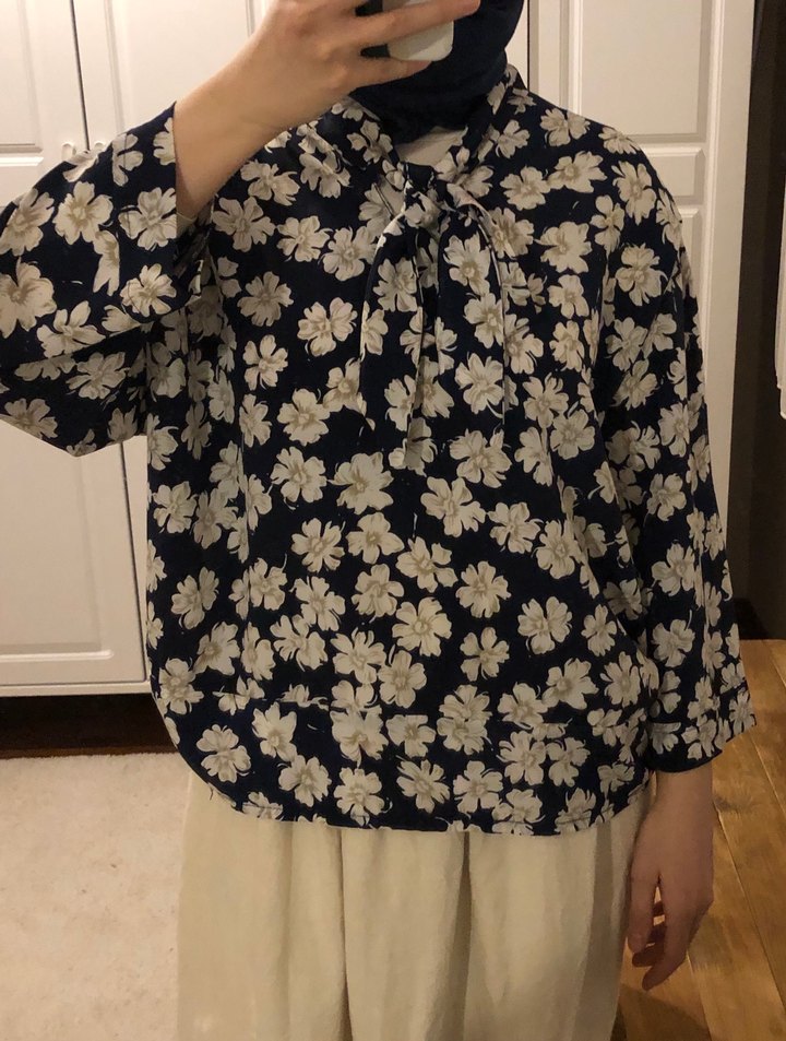 Çiçek Desenli Bluz - Görsel 2