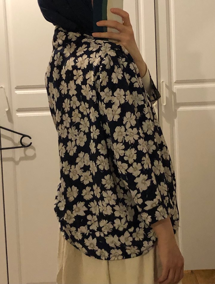 Çiçek Desenli Bluz - Görsel 4